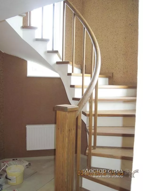 Изогнутая монолитная лестница найдети дешевли сделаем бесплатно 2